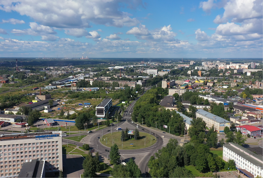 В столице Новгородской области приводят к нормативу дороги к социально значимым объектам